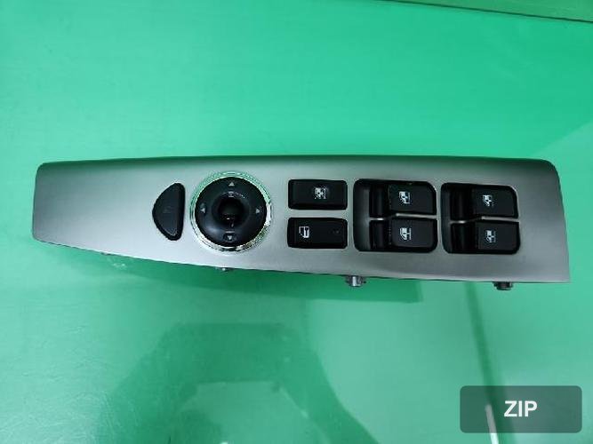 Hyundai Santa Fe 2011 — блок управления стеклоподъемниками 1