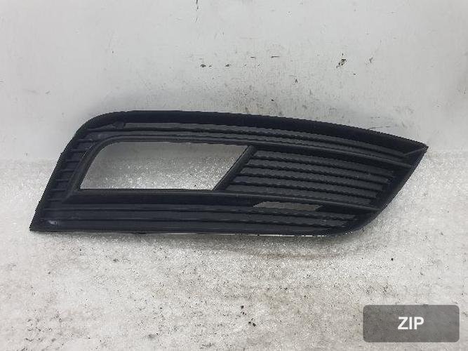 Audi A4 2014 — крышка противотуманной фары (правая) 8K0 807 682 K