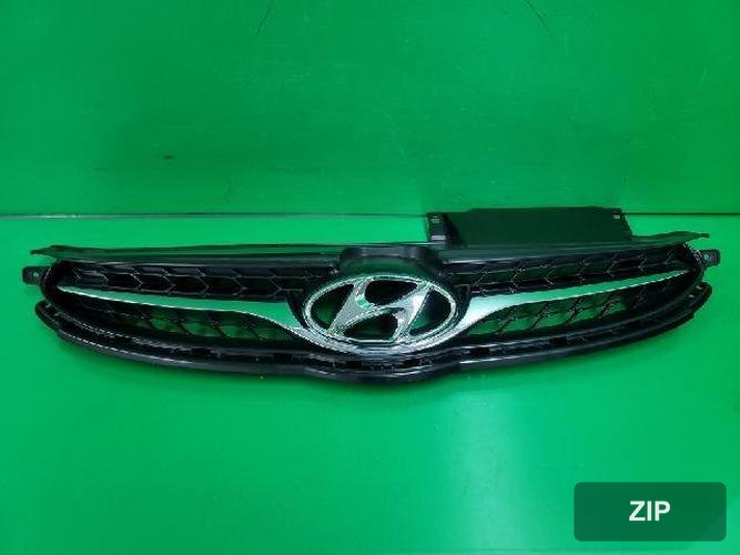 Hyundai Avante 2011 — решетка радиатора правая