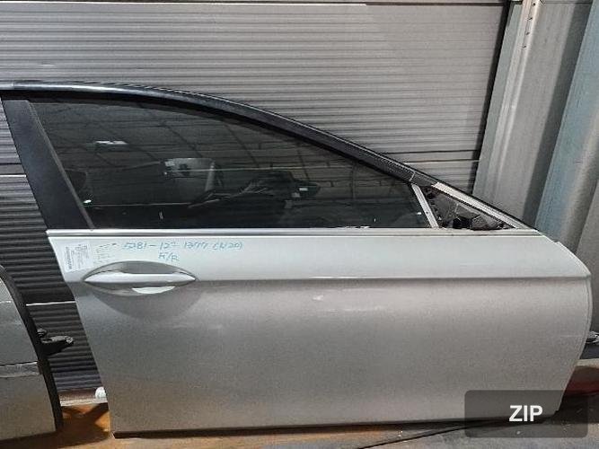 BMW 5 серия 2012 — передняя дверь правая 9628754