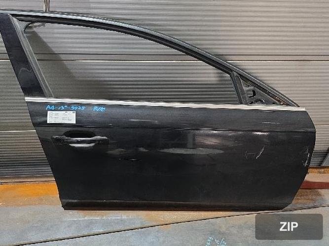 Audi A4 2013 — передняя дверь правая 8K0831052J