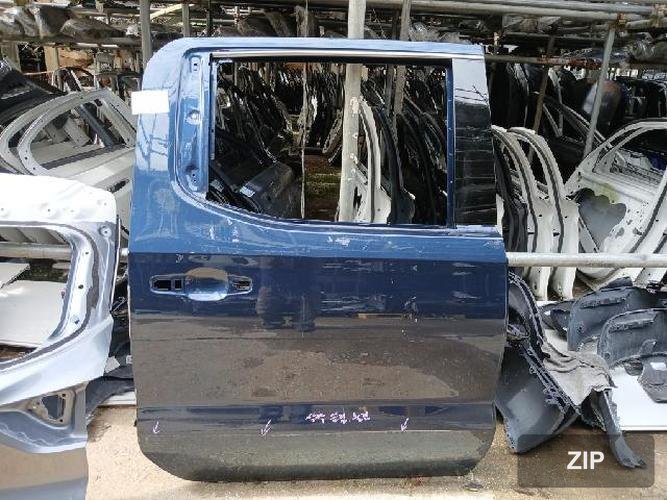 GMC Sierra 2023 — дверь задняя правая