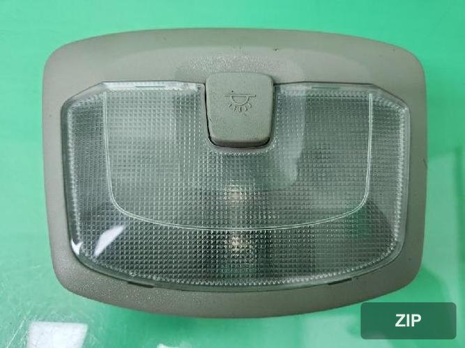 KG모빌리티 Korando 2013 — внутренний светильник 3