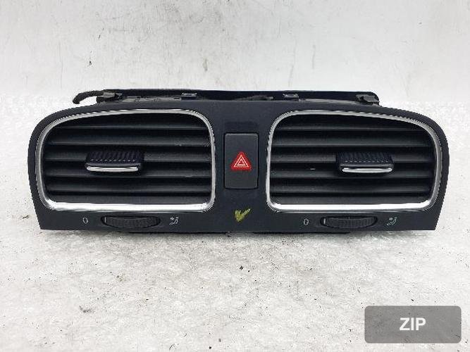 Volkswagen Golf 2011 — центральный дефлектор печки