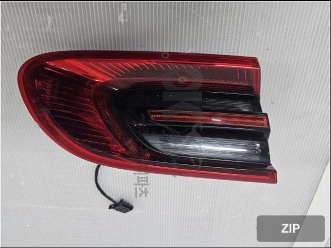 Porsche Macan 2015 — задний фонарь левый внутренний