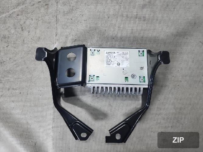 Усилитель для Toyota Prius 2010 8610047100
