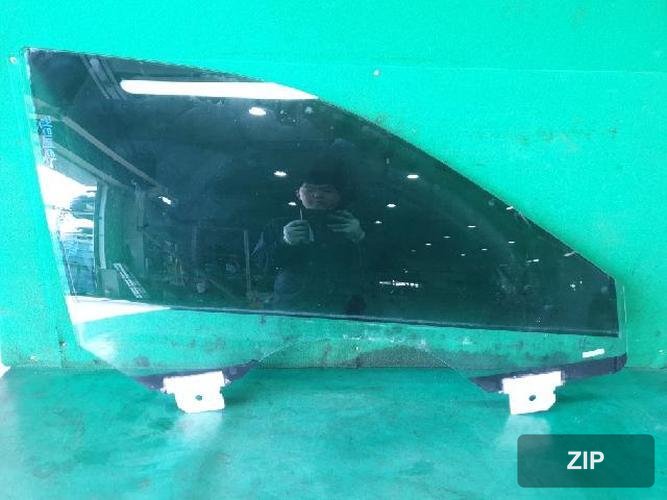 Стекло двери переднее правое GD9B-F214A50-A