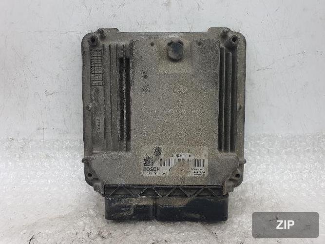 Блок управления двигателем ECU 7L0 907 401
