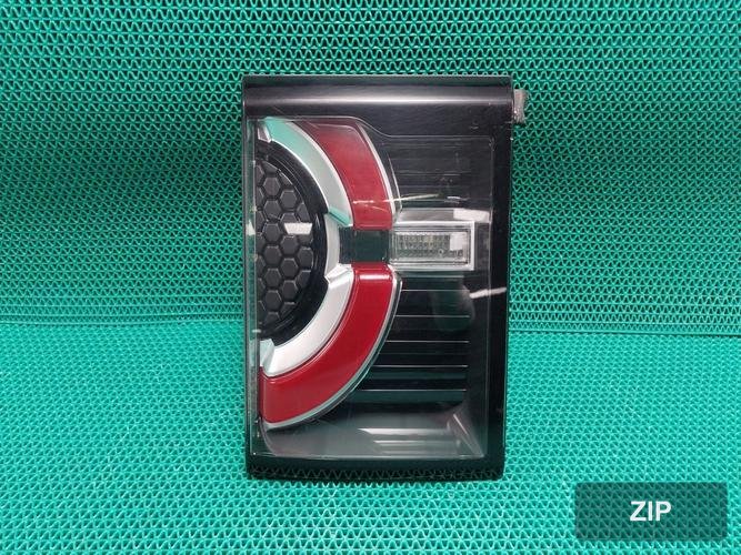 Накладка крышки багажника левая FK7213193BK