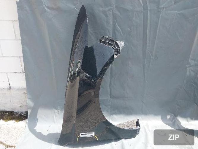 Ford MKS 2011 — крыло правое 8A5Z-16005-A