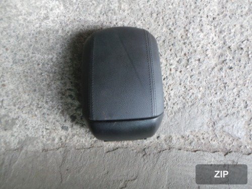 Консоль между сиденьями с подлокотником Cruze