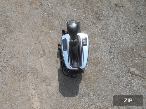 Консоль с рычагом коробки передач Malibu 22908893 +хромированная крышка в комплекте