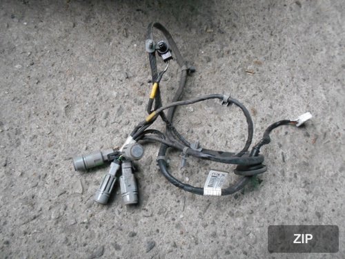 Бампер задний с датчиком парковки и проводкой