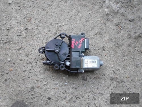 Мотор стеклоподъёмника передний левый Equus VI 824503N700