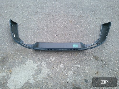 Накладка нижняя бампера заднего со спойлером 3G8807521D