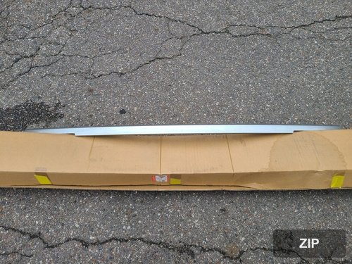 Молдинг верхний переднего бампера Land Rover Range Rover L460 LR157965
