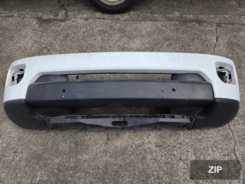 Накладка переднего бампера EH2217E898AA