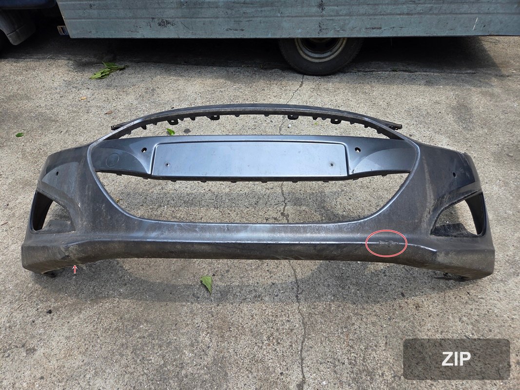 Накладка переднего бампера i40 Saloon 865113Z300 865503Z300 (4 отверстия под датчик)