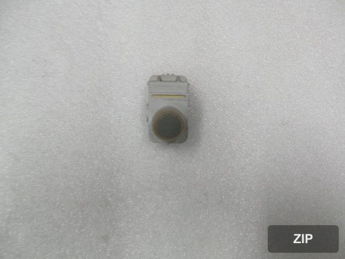 Бампер задний с ультразвуковыми датчиками парковки 957001Y1000IM