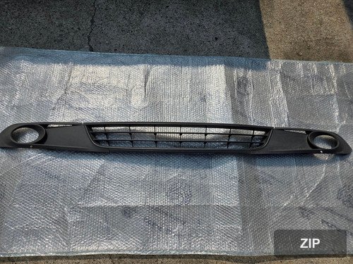 Решётка нижняя передняя Volkswagen Jetta VI